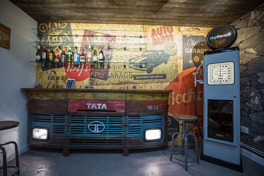 Blue Frontier Bar